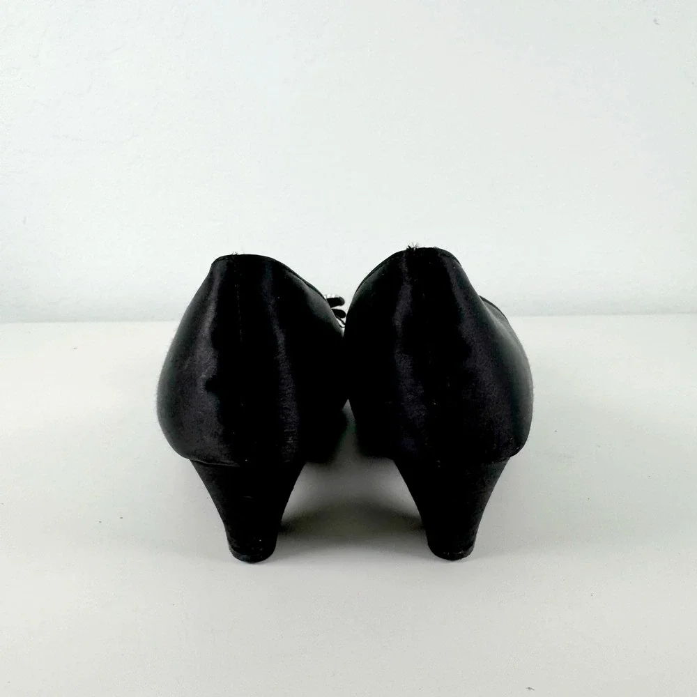 Kenneth Cole Reaction Dorothy Swirl Kids Size 4 Black Satin Rhinestone Bow Heels